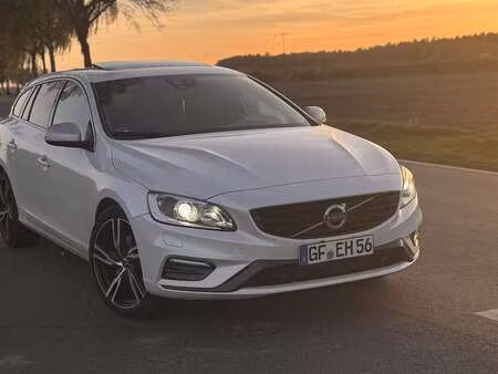 Volvo V60 D4 2.0 190 R Design