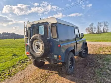 Land Rover Defender 2.5 122 4x4