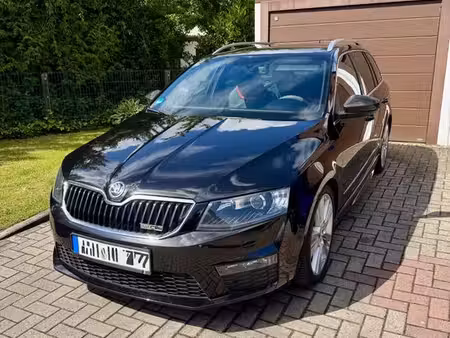Škoda Octavia RS 2.0 TSI 220