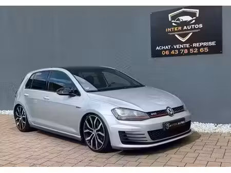 Volkswagen Golf GTI 2.0 TSI 220