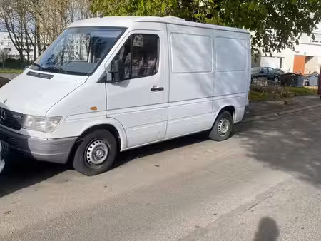Mercedes-Benz Sprinter 208 2.3 79