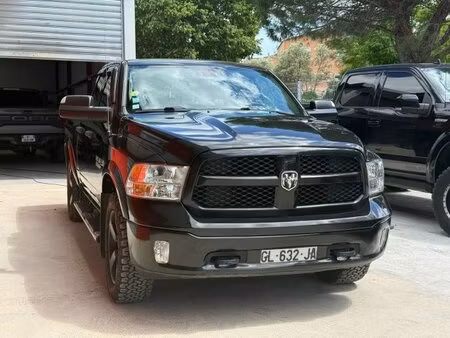 Dodge RAM 1500 V8 5.7