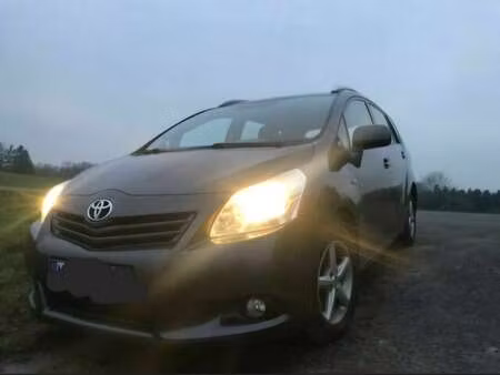 Toyota Verso 2.0 126
