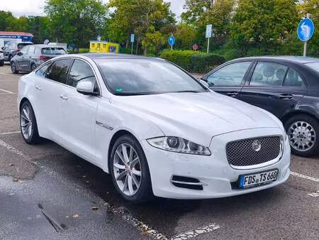 Jaguar XJ V6 3.0 275 Luxe Premium