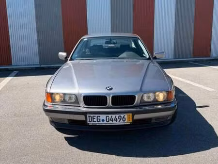BMW Série 7 728i 2.8 193