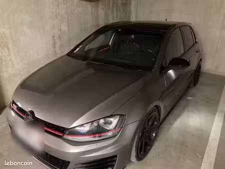 Volkswagen Golf GTI 2.0 TSI 230 Performance