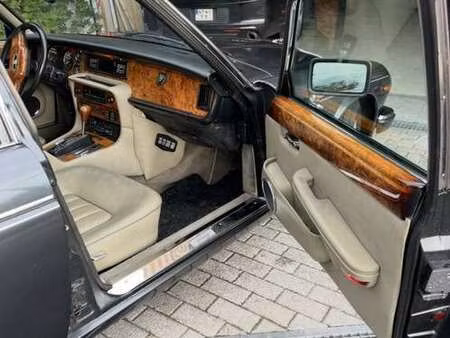 Daimler Double Six 
