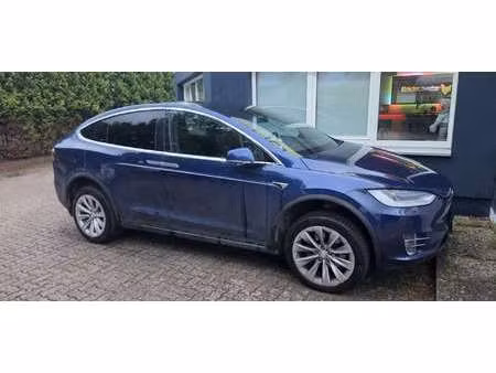 Tesla Model X 4x4