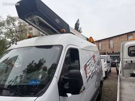 Renault Master 2.3 dCi 125