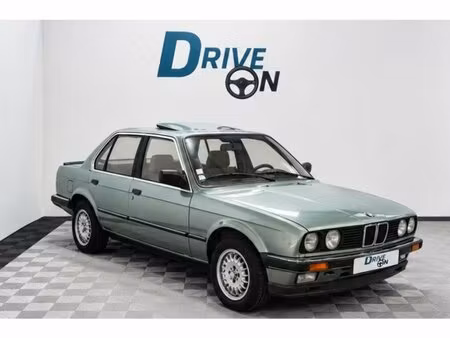 BMW Série 3 323i