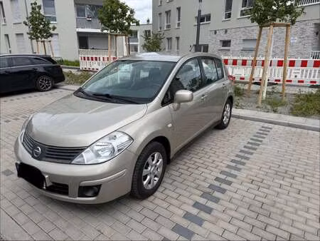 Nissan Tiida 1.6
