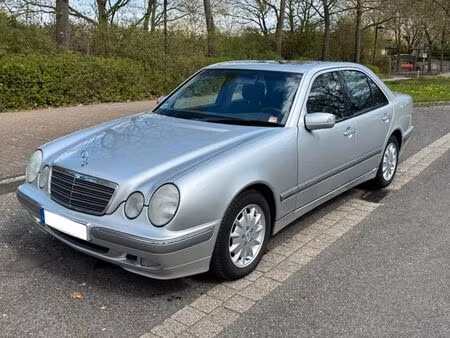 Mercedes-Benz Classe E E 220 2.1 CDI 143 Elegance