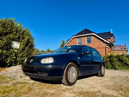 Volkswagen Golf 1.6 Base