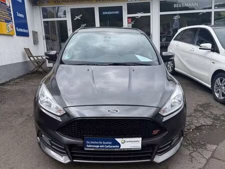 Ford Focus ST 2.0 EcoBoost 250