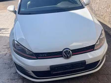 Volkswagen Golf GTI 2.0 TFSI 230 Performance