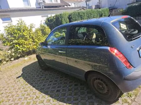 Lancia Ypsilon 1.2 80 Oro