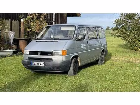 Volkswagen Transporter T4 2.5 TDI 102