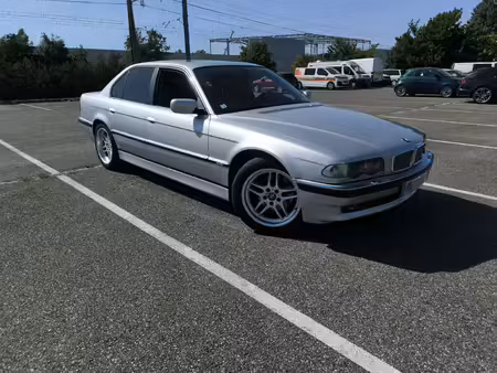 BMW Série 7 740d 4.0 245