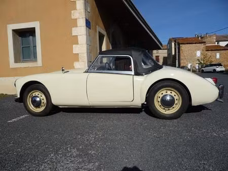 MG MGA 