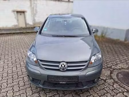 Volkswagen Golf 1.6 102 Trendline