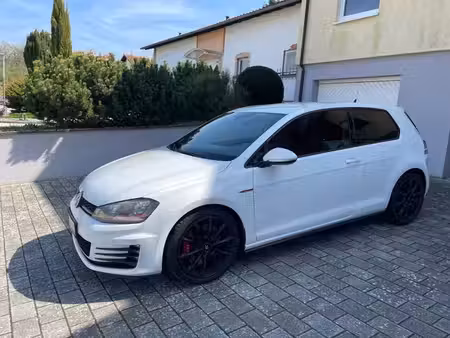 Volkswagen Golf GTI 2.0 TFSI 230 Performance