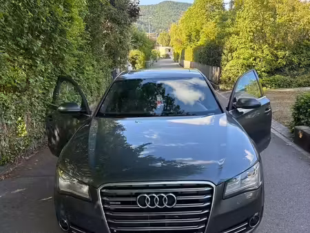 Audi A8 V8 4.2 FSI 372 quattro