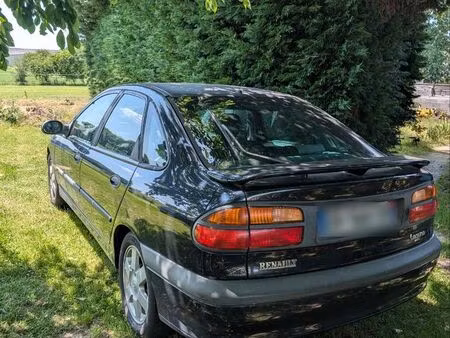Renault Laguna 1.6 110 Dedicace