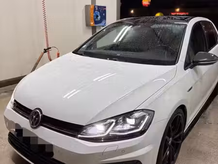 Volkswagen Golf R 2.0 TSI 300 4Motion