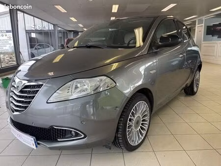 Lancia Ypsilon 1.3 MultiJet 95 Platinum
