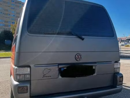 Volkswagen Transporter T4 2.5 TDI 102