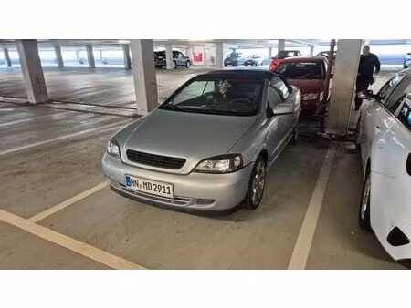 Opel Astra 2.2 147