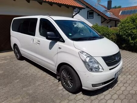 Hyundai Starex 