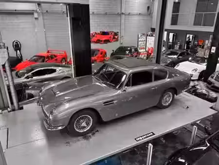 Aston Martin DB6 4.0