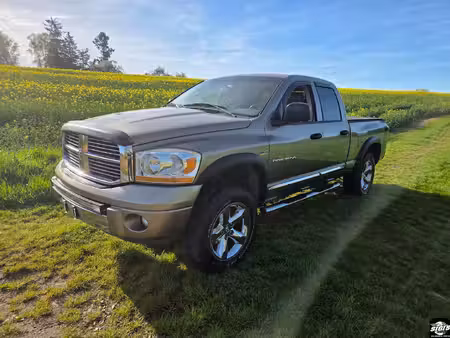 Dodge RAM 1500 V8 5.7