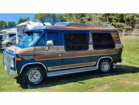 Chevrolet Chevy Van 