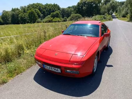 Porsche 944 S