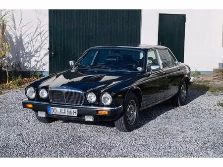 Daimler Double Six