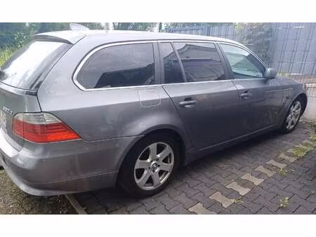 BMW Série 5 530d 3.0 235