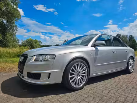 Audi A4 2.0 TFSI 220
