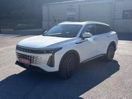 Omoda C9