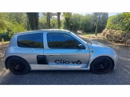 Renault Clio V6 3.0 255
