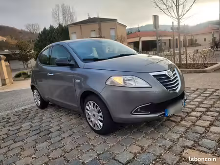Lancia Ypsilon 1.2 69
