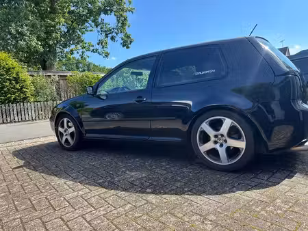 Volkswagen Golf 2.3 170