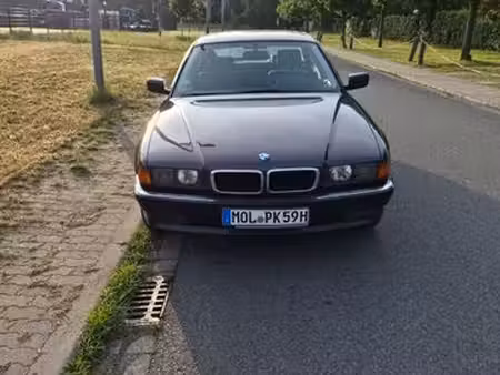 BMW Série 7 740i 4.0 286