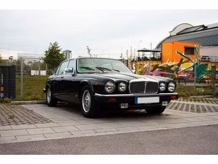 Daimler Double Six