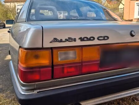 Audi 100 