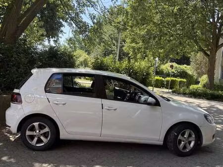 Volkswagen Golf 2.0 TDI 140