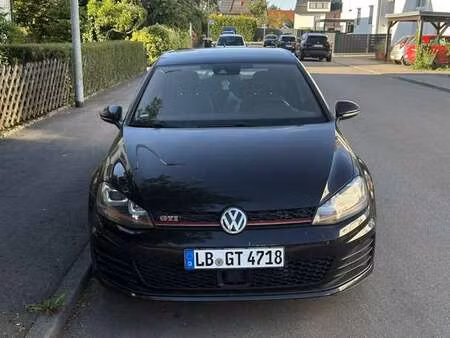 Volkswagen Golf GTI 2.0 TSI 210 Performance