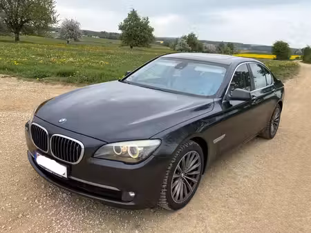 BMW Série 7 750i V8 4.4 407