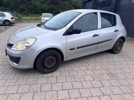 Renault Clio 1.2 75